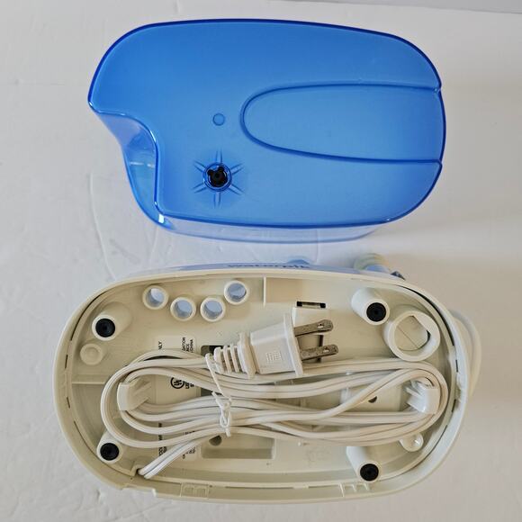 Waterpik Classic Water Flosser 3 Tips Dental Oral Care Gift New in Box Working - Picture 7 of 11